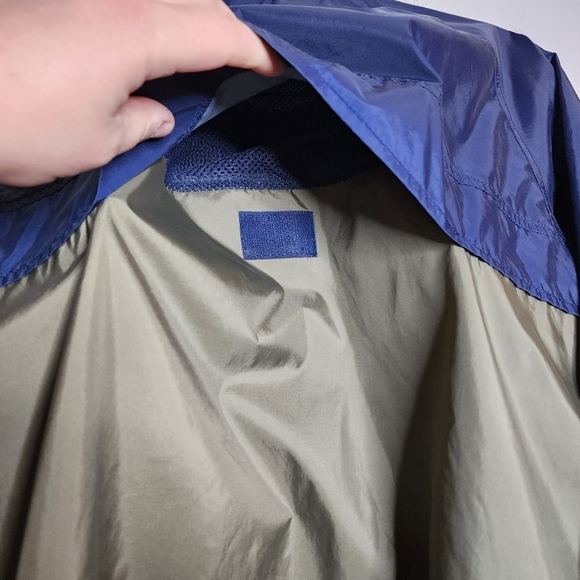 Columbia Blue and Tan Windbreaker - Picture 9 of 16